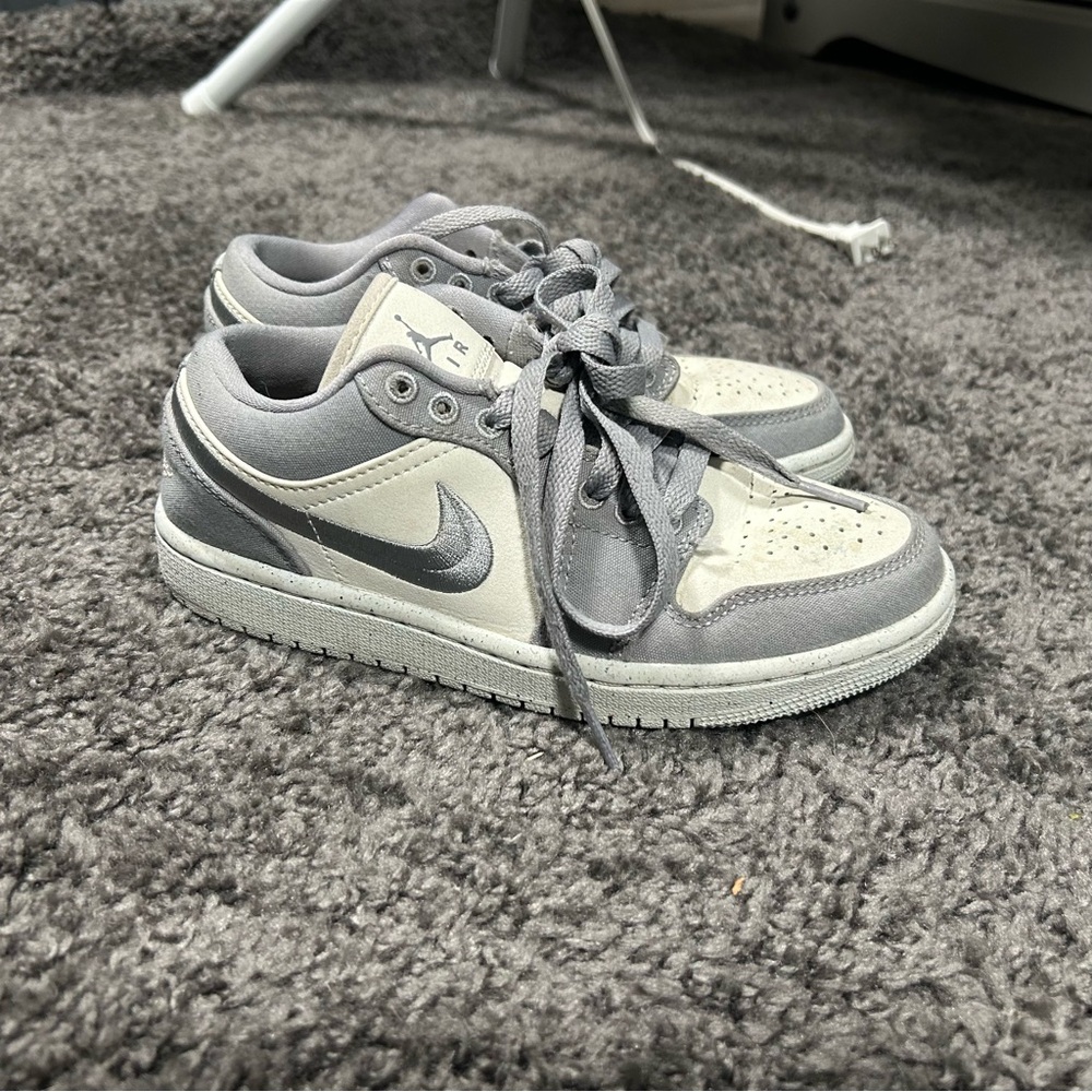 Kids Nike Gray and White Sneakers